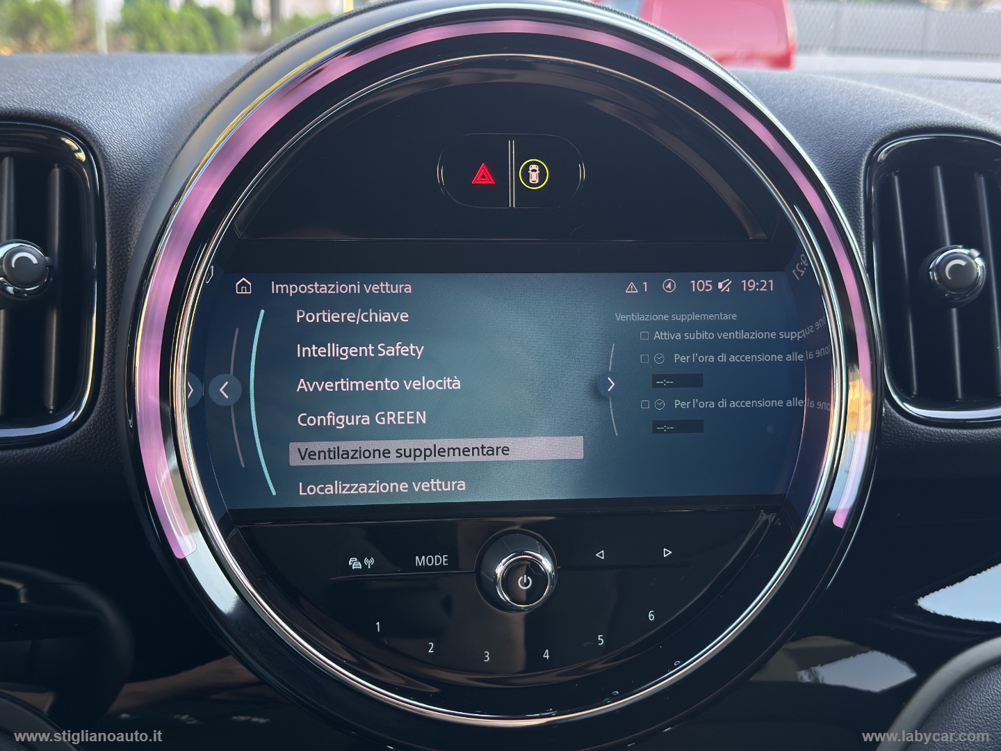 Mini Cooper D Essential Countryman - immagine 26