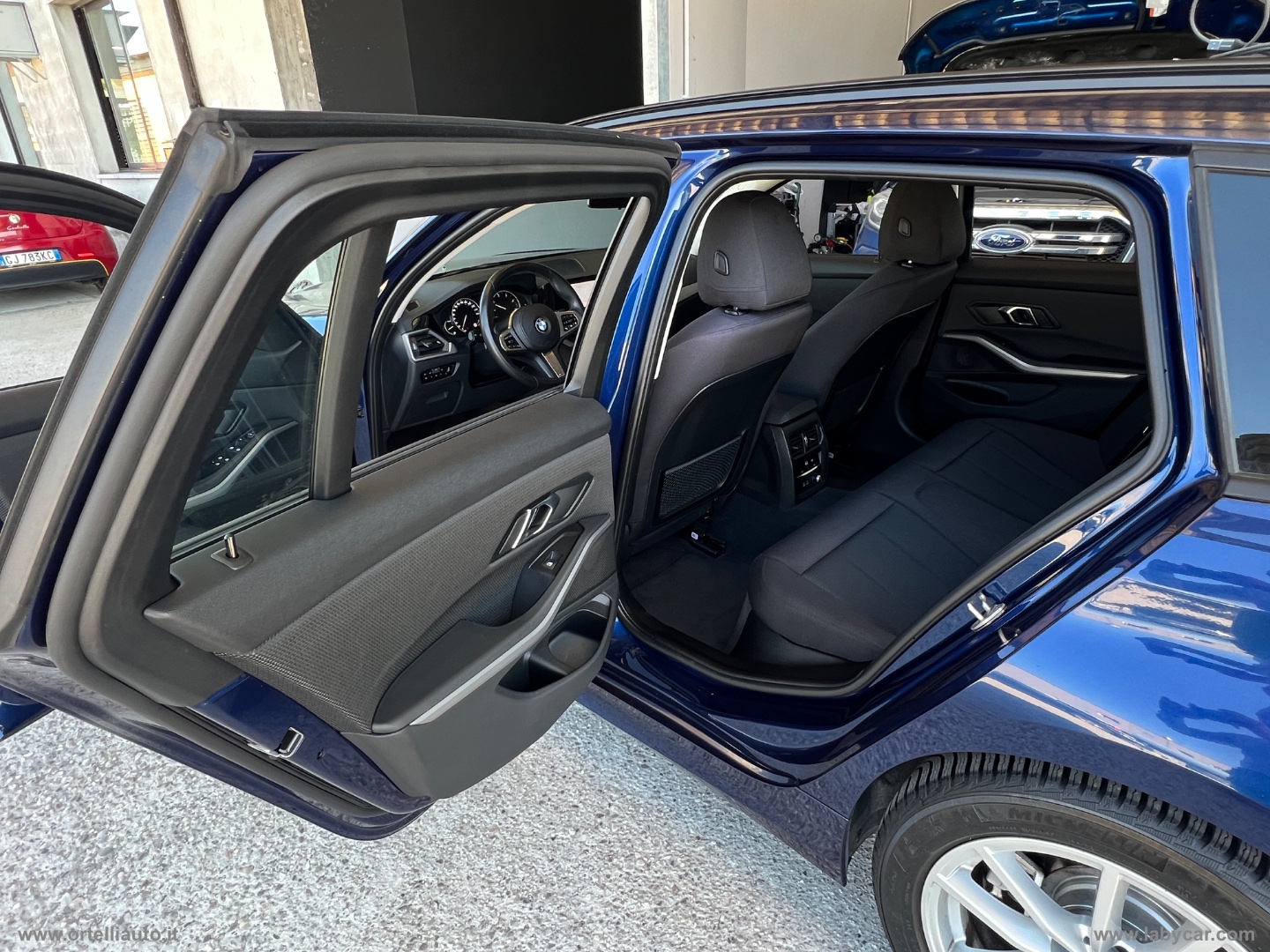 318d Touring Business Advantage aut. - immagine 26