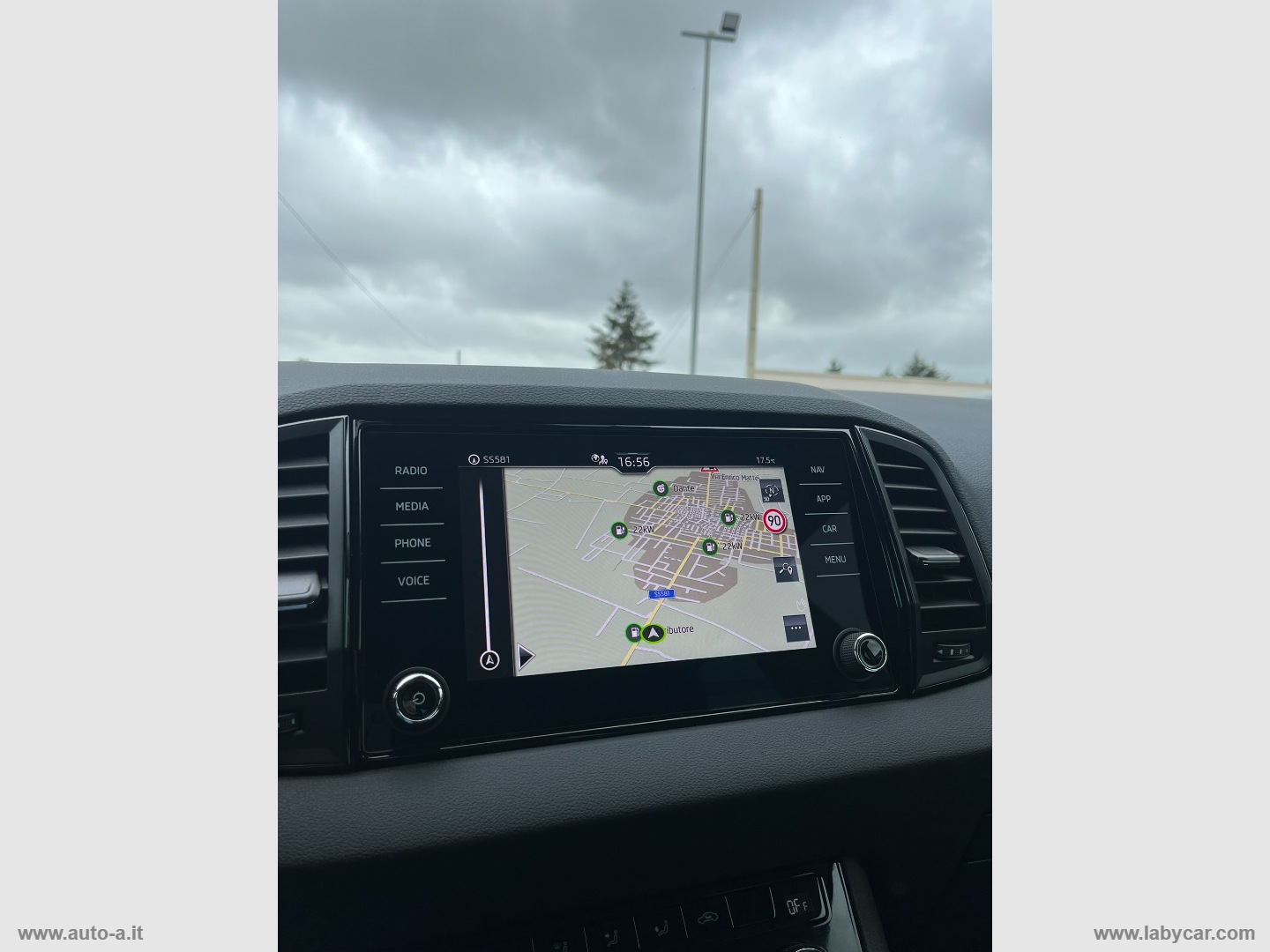 Karoq 2.0 TDI 115 CV Selection - immagine 26