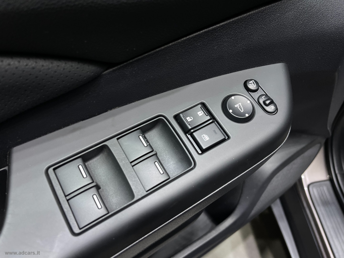 CR-V 1.6 i-DTEC Lifestyle Navi 4WD *ALCANTARA/PELLE*TELECAMERA*SENSORI* - immagine 26