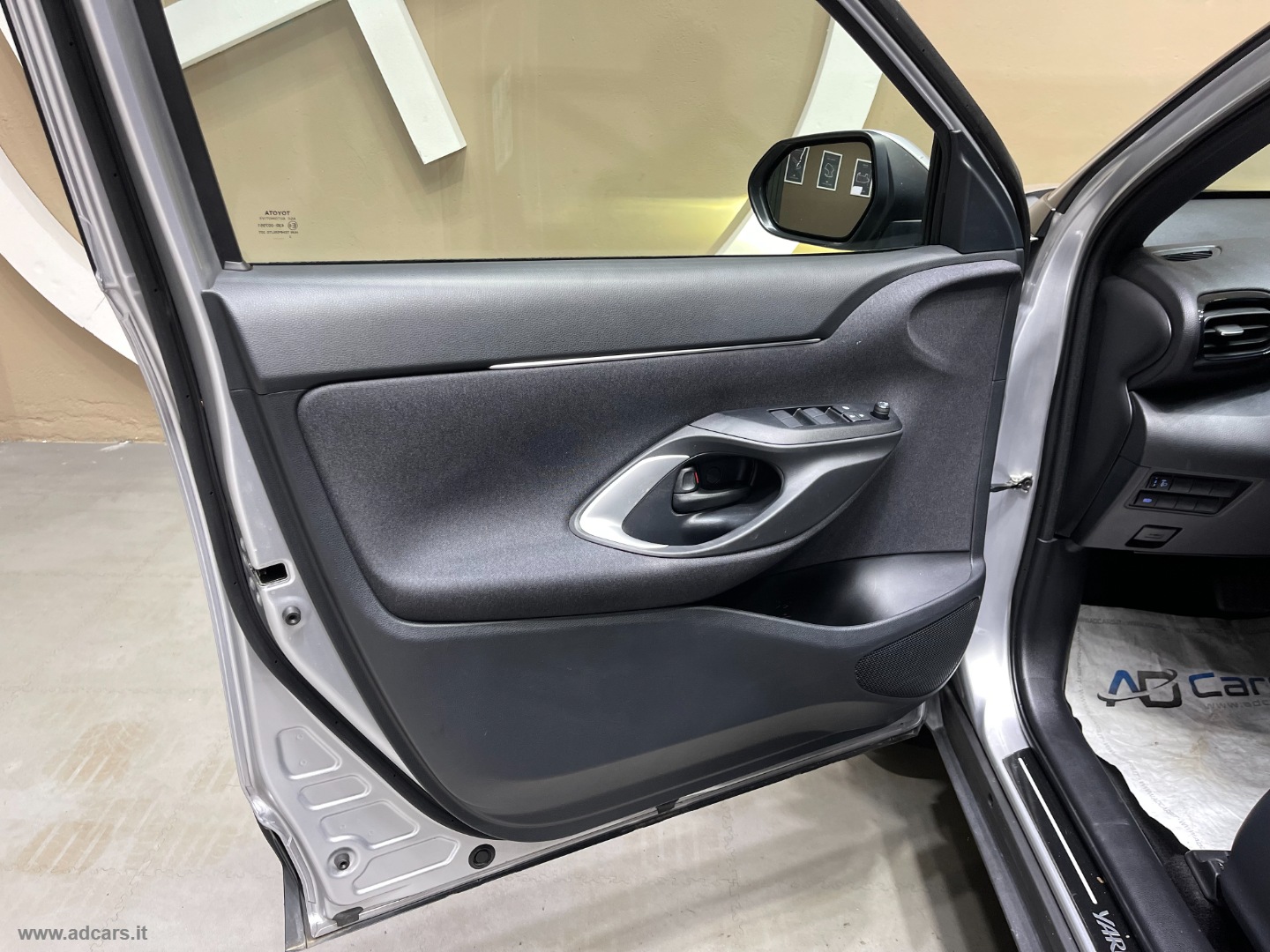 Yaris Cross 1.5 Hyb. 5p. E-CVT AWD Trend *4X4*NEOPATENTATI* - immagine 26