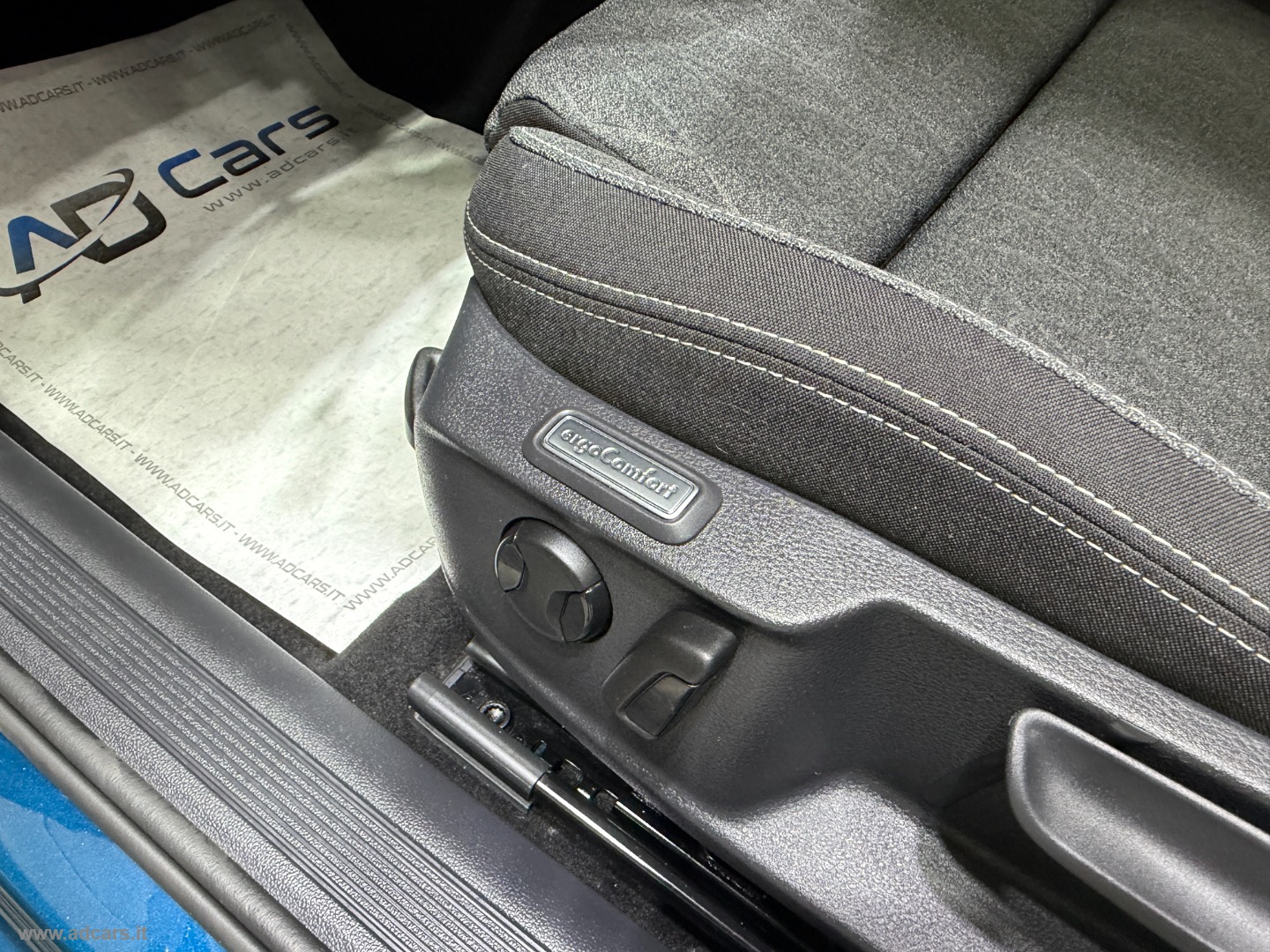 Passat Var. 2.0 TDI EVO DSG Business *CAMBIO AUT.*CLIMA 3 ZONE* - immagine 26