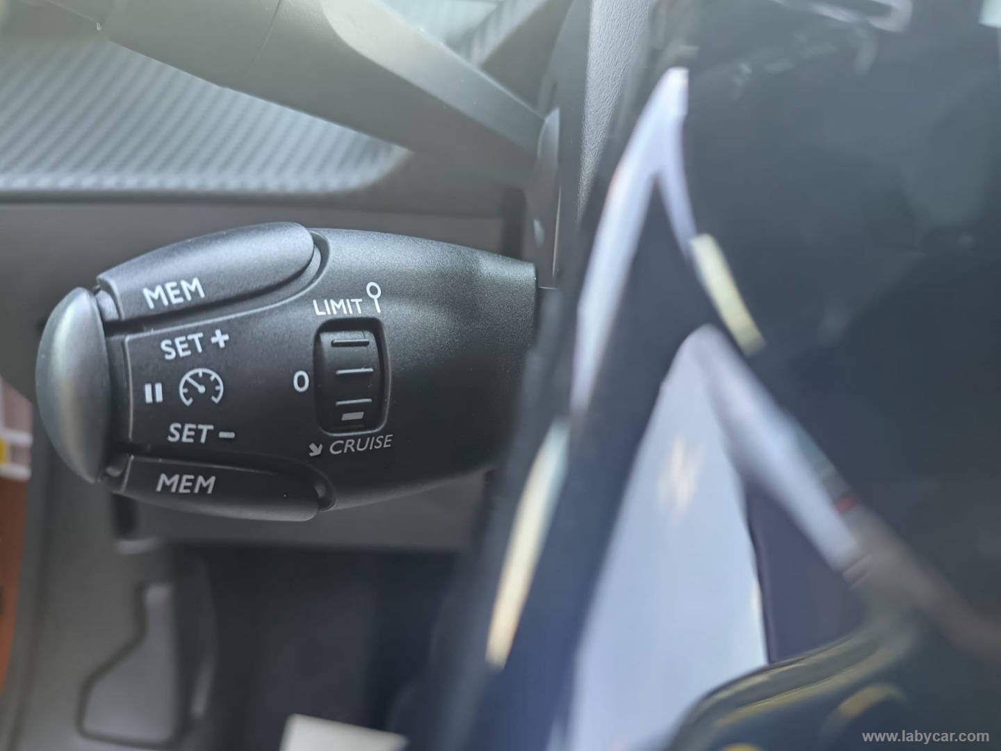Peugeot 2008 BlueHDi 110 S&S Active - Immagine 26