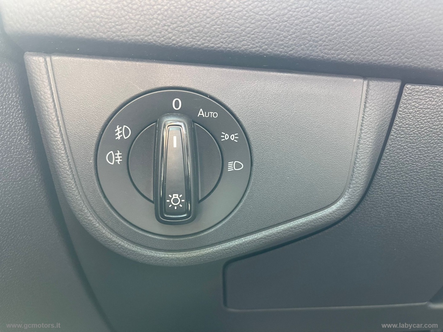 Volkswagen Taigo Taigo 1.0 TSI 115 CV R-Line - Immagine 26