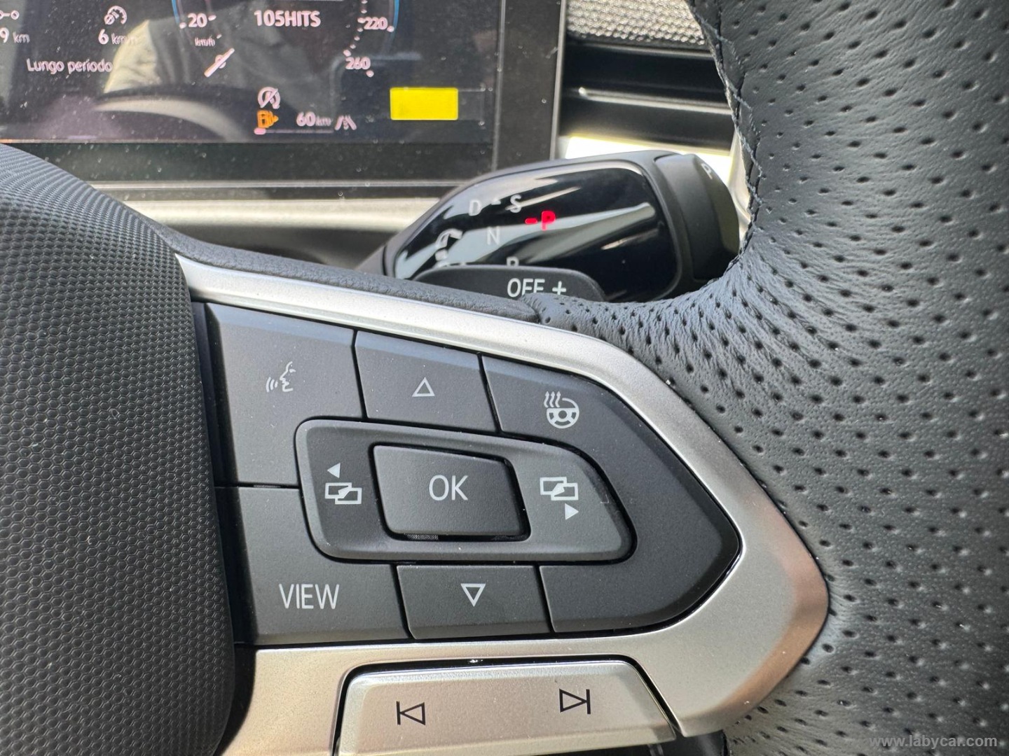 Volkswagen T-Roc 1.5 eTSI ACT 150 CV DSG R-Line - Immagine 26