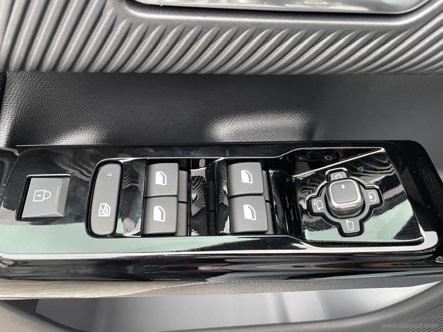 Citroën C5 Aircross Hybrid 145 e-DCS6 Max - Immagine 26