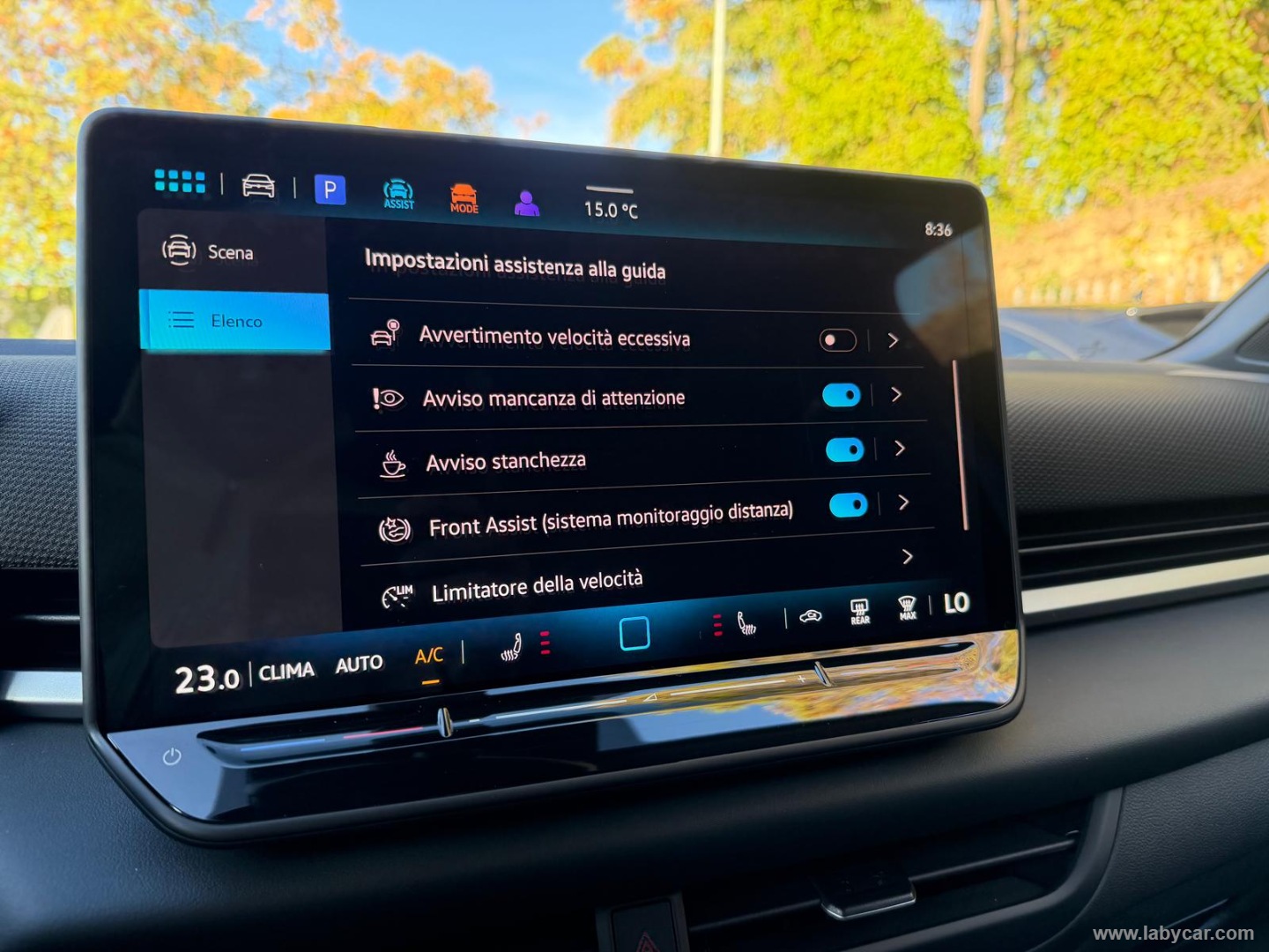 Volkswagen T-Roc 1.5 eTSI ACT 150 CV DSG R-Line - Immagine 26