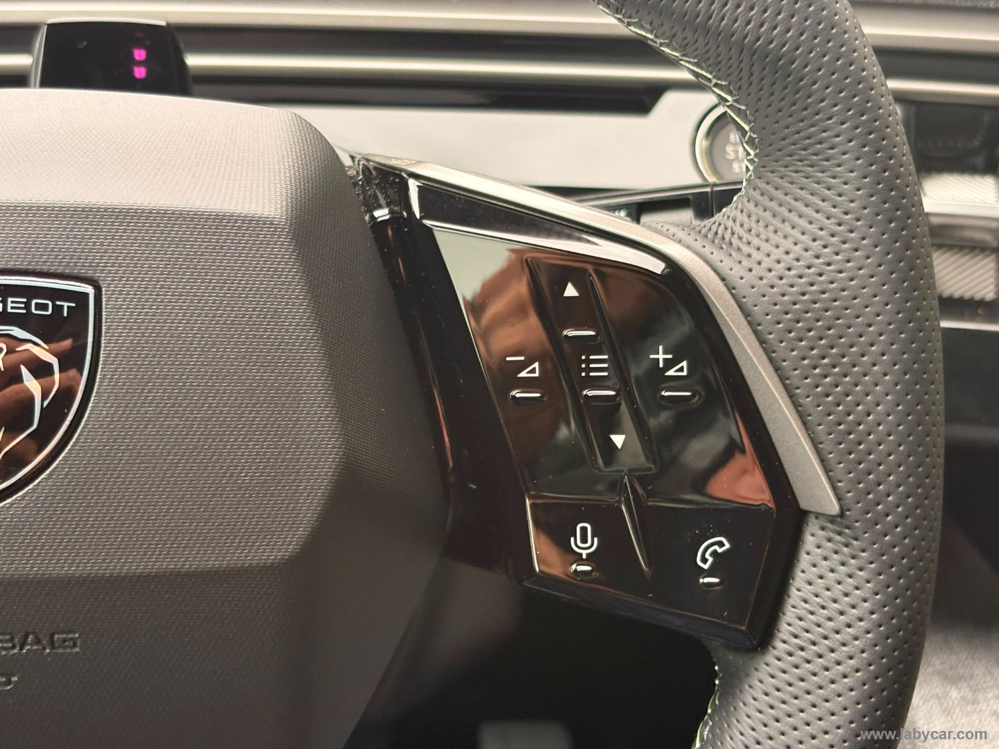 Peugeot 3008 Hybrid 145 e-DCS6 GT - Immagine 26