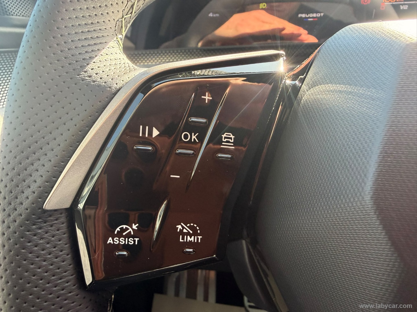 Peugeot 3008 Hybrid 145 e-DCS6 GT - Immagine 26
