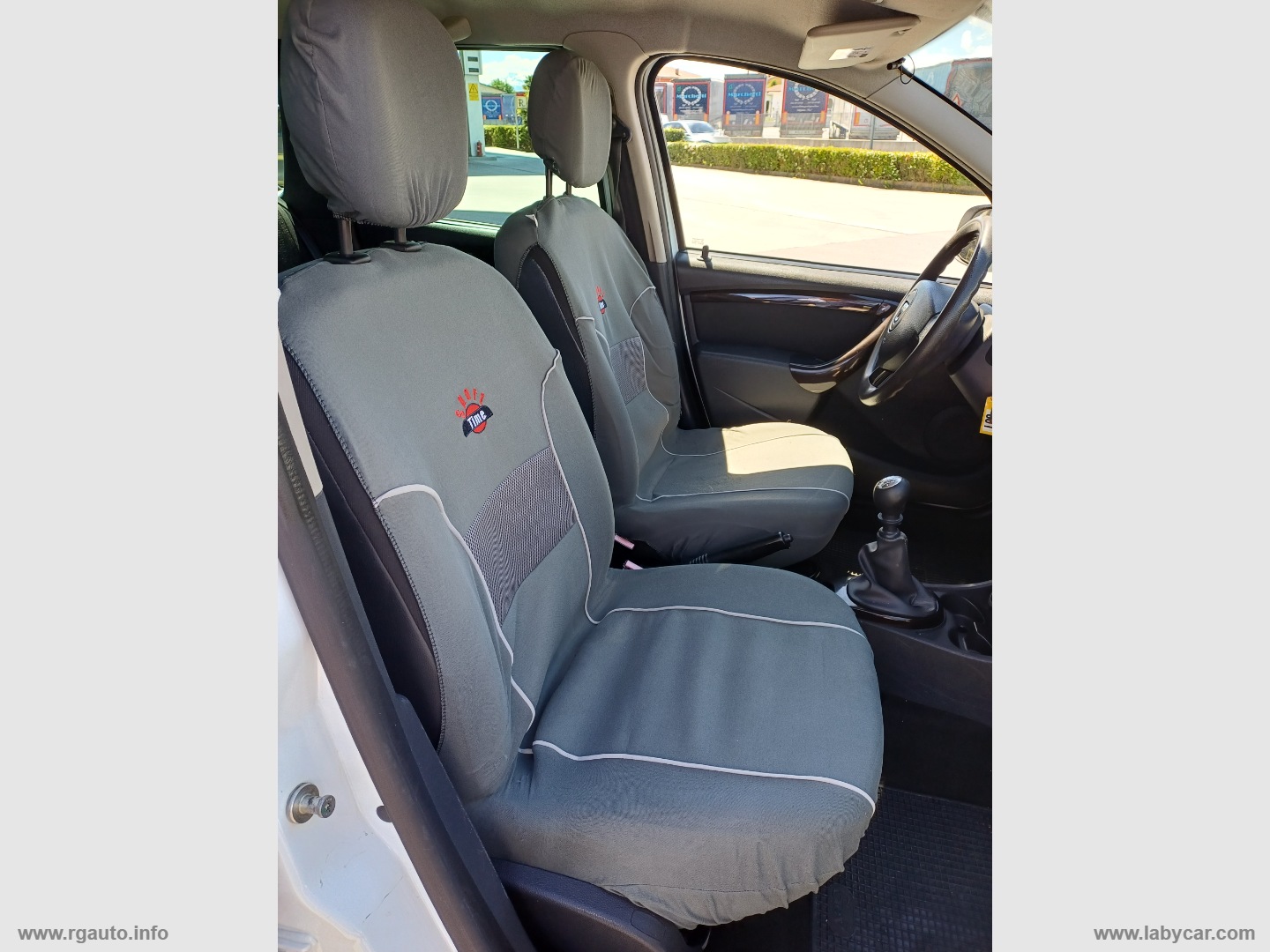 Duster 1.5 dCi 110CV 4x4 Lauréate Autoc. - immagine 26