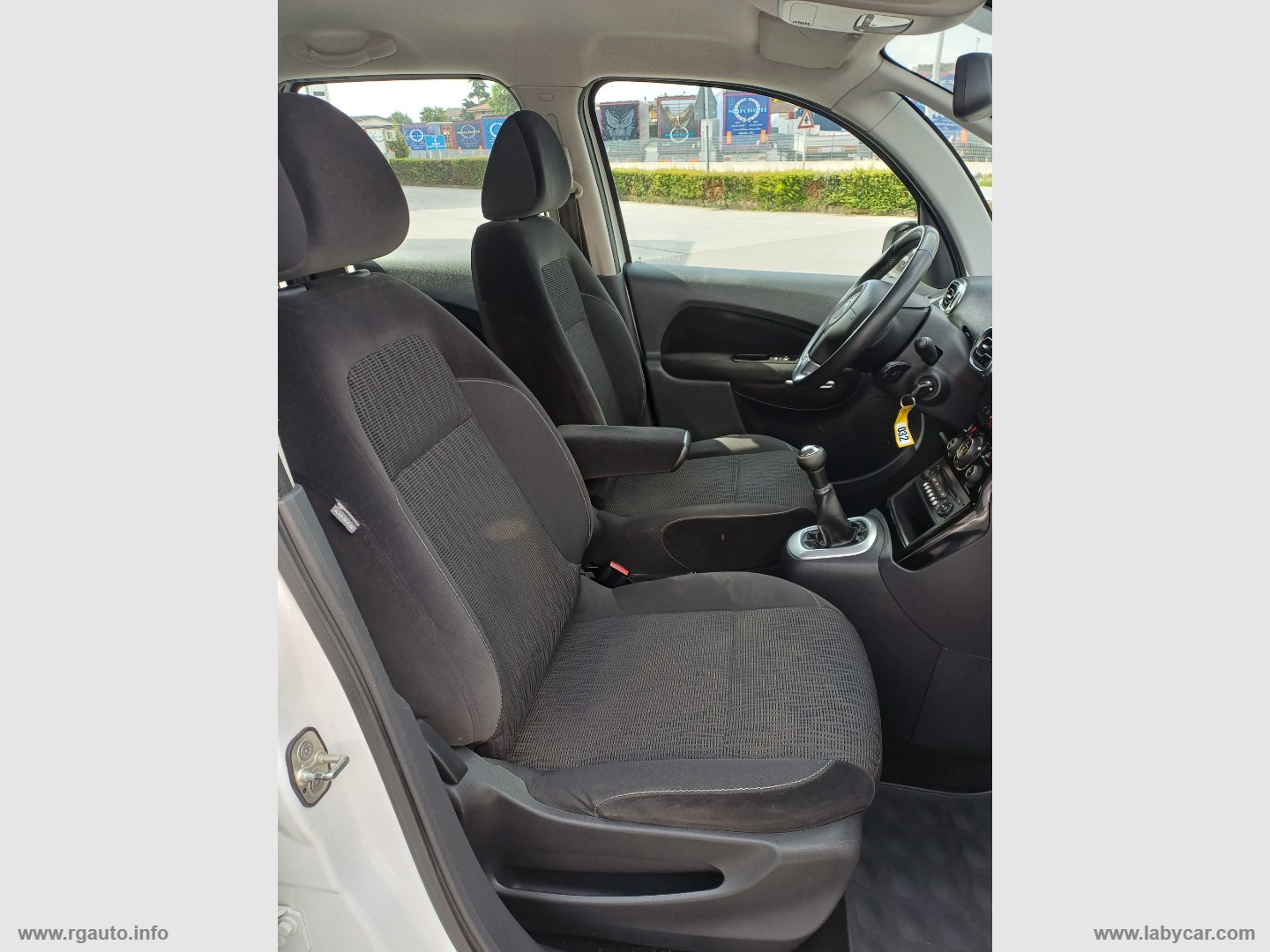 C3 Picasso 1.6 HDi 90 Exclusive - immagine 26