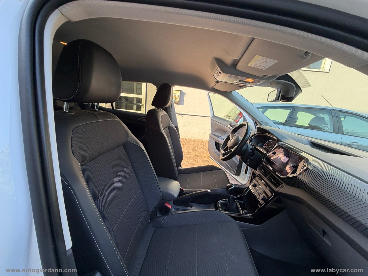 T-Cross 1.0 TSI 115 CV Style BMT - immagine 26