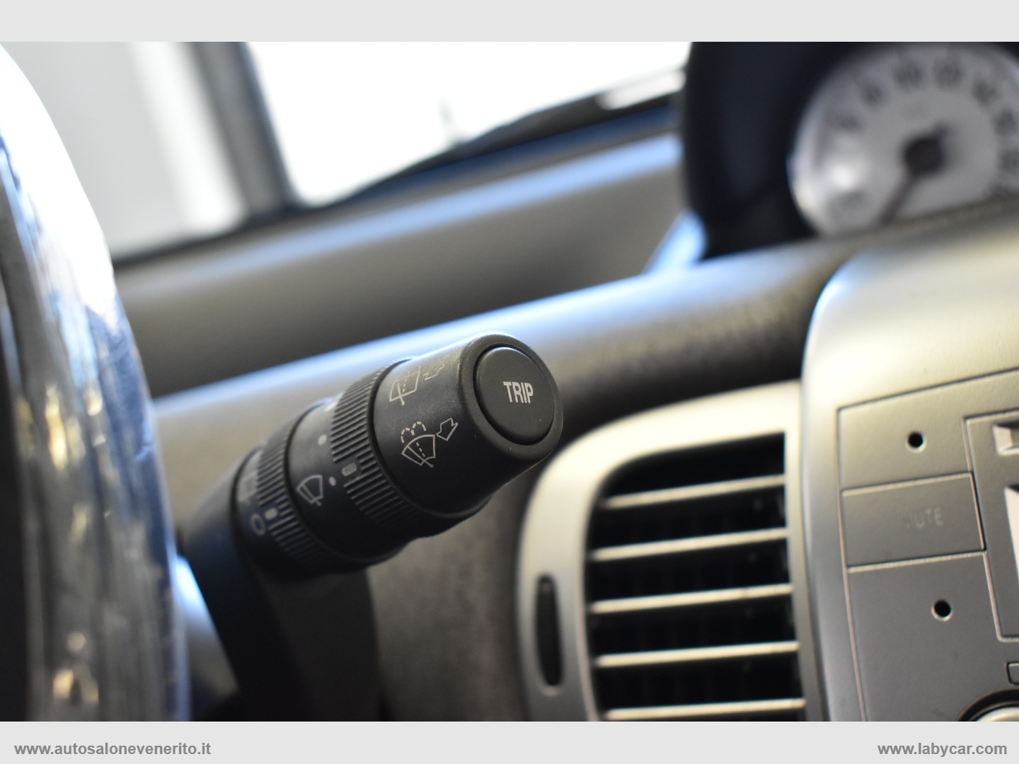 Ypsilon 1.2 Versus - immagine 26