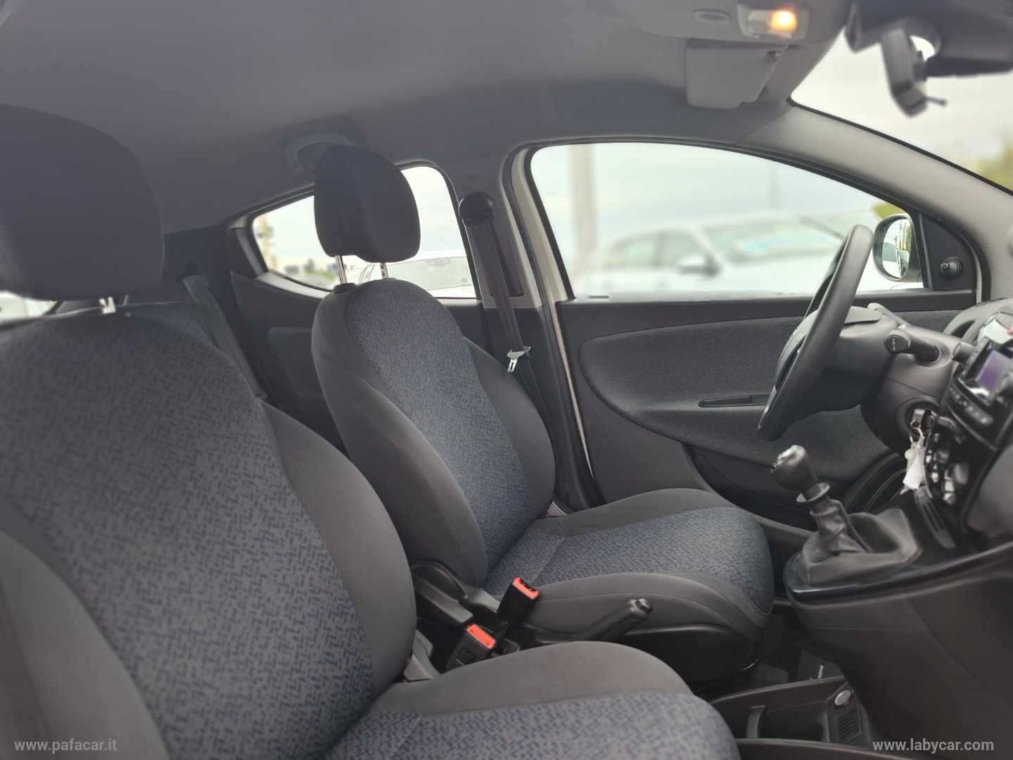 Ypsilon 1.0 FireFly 5p.S&S Hybrid Silver - immagine 26