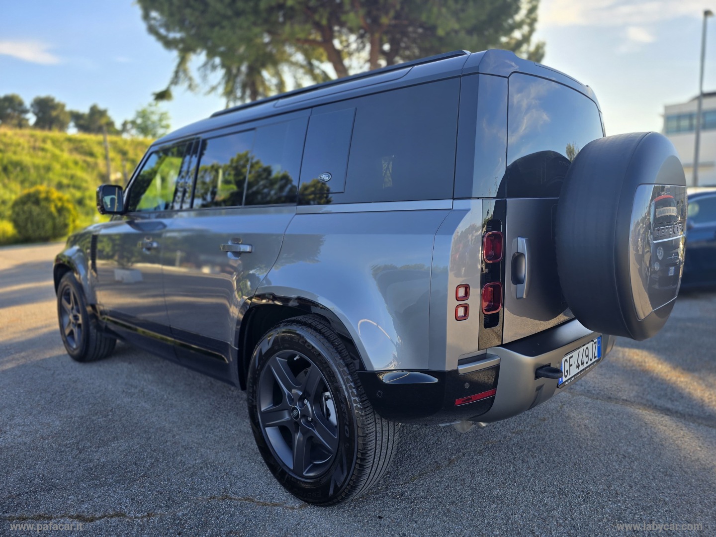 Defender 110 3.0D I6 250 CV X-Dynamic S - immagine 26