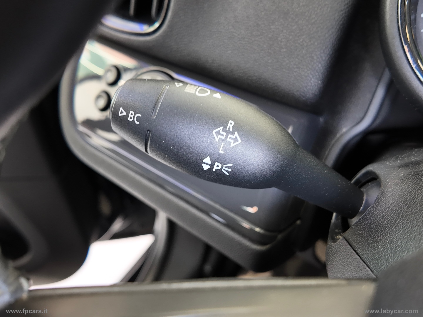 Mini Cooper D Business Countryman Aut. - immagine 26