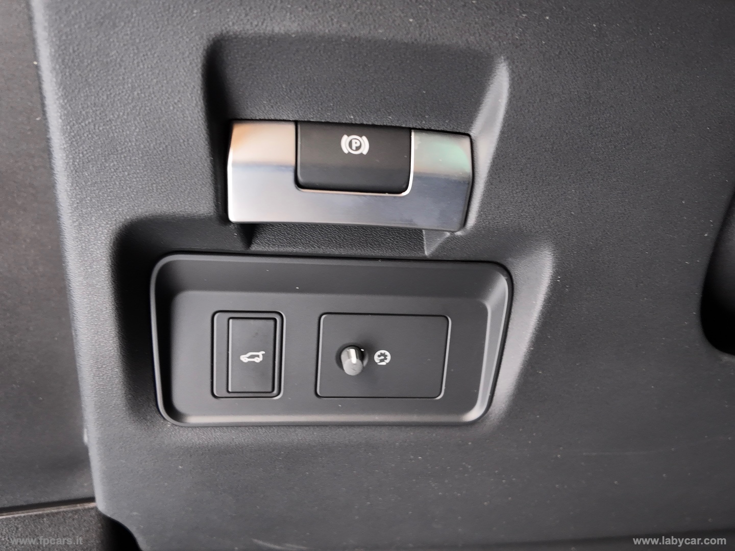 RR Evoque 2.0D I4 204 CV AWD Aut R-D.HSE - immagine 26