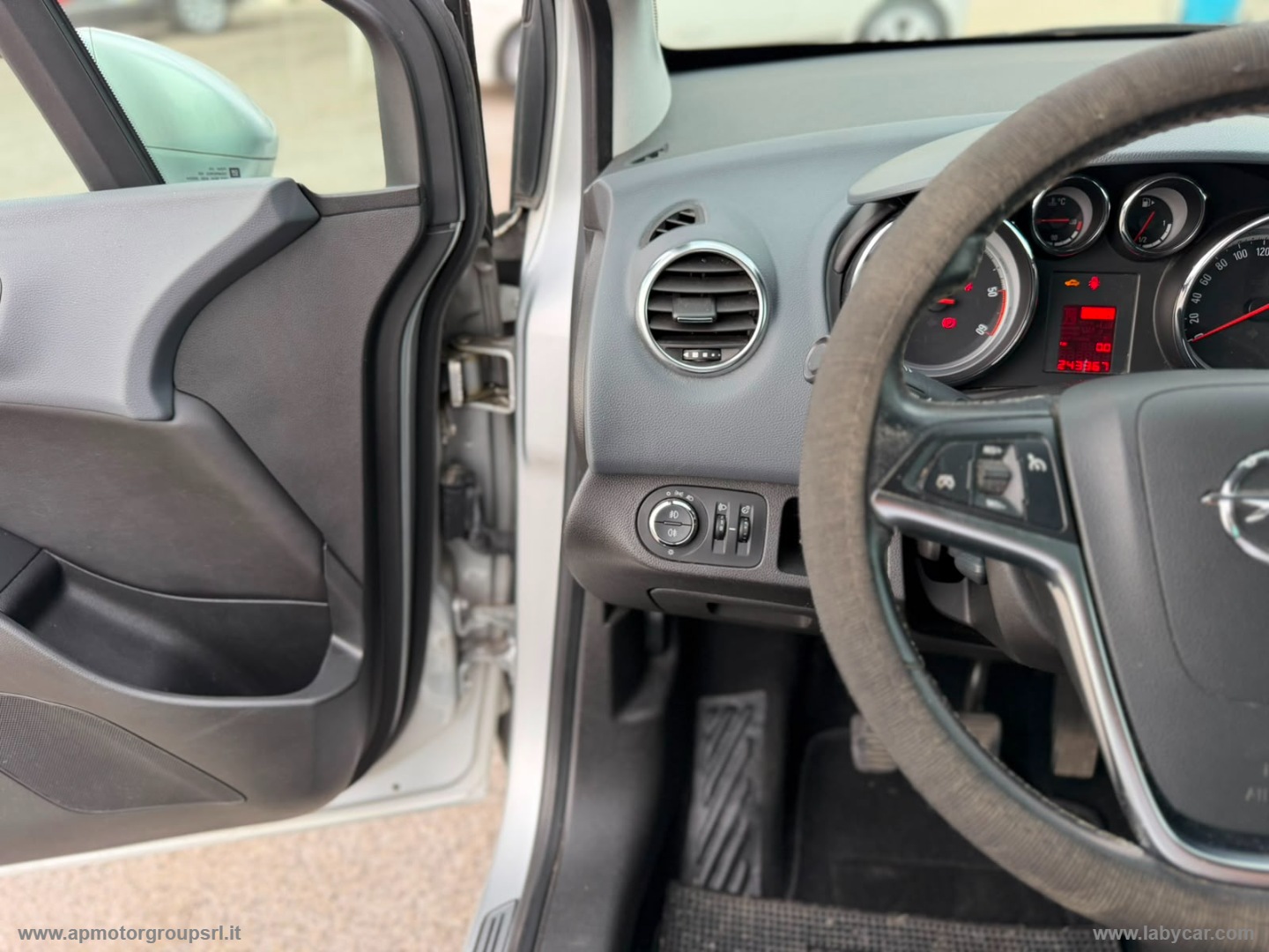 Meriva 1.3 CDTI 95 CV ecoFLEX Cosmo - immagine 26
