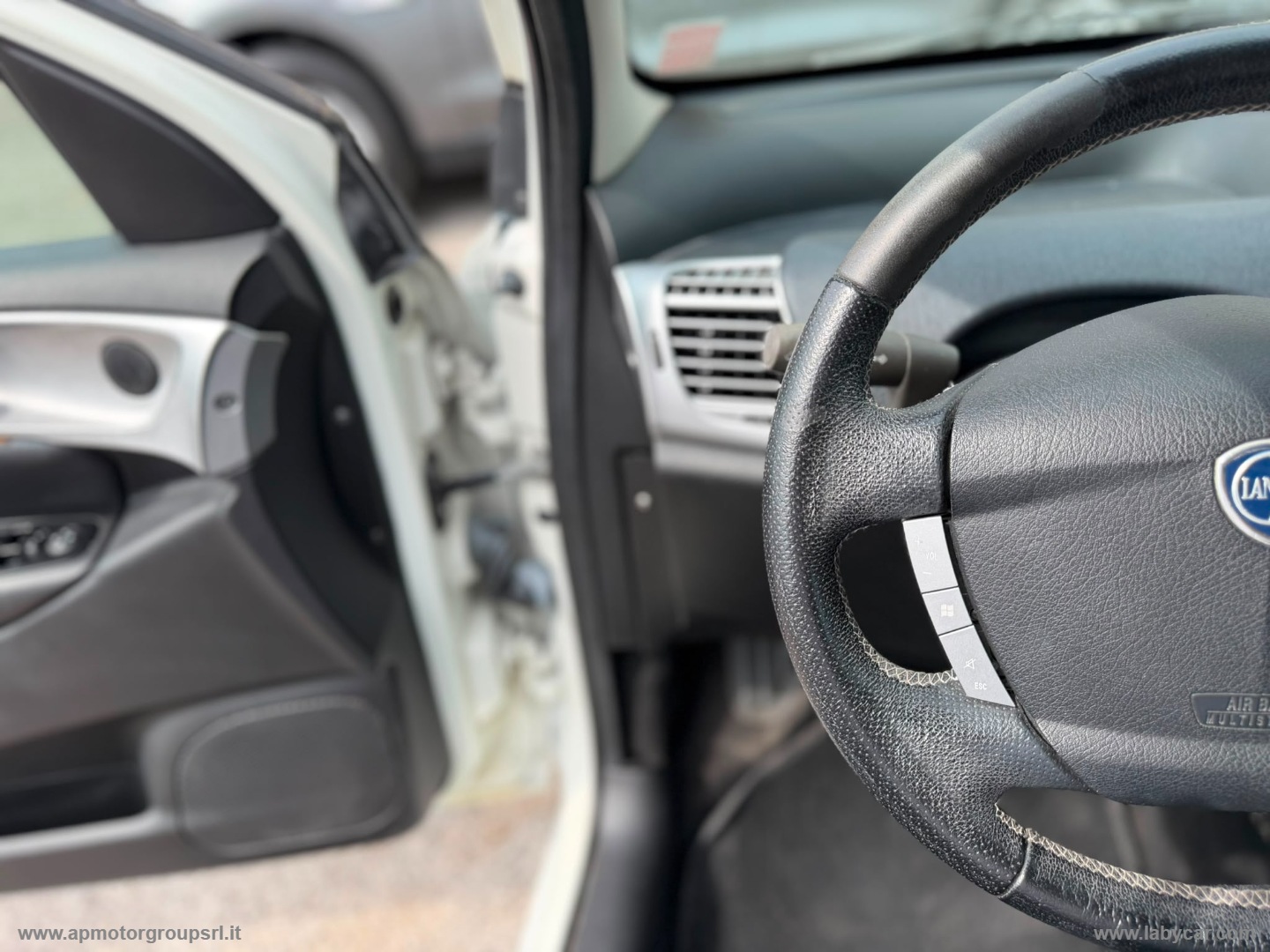 Ypsilon 1.4 16V Platino AUTOMATICA - immagine 26