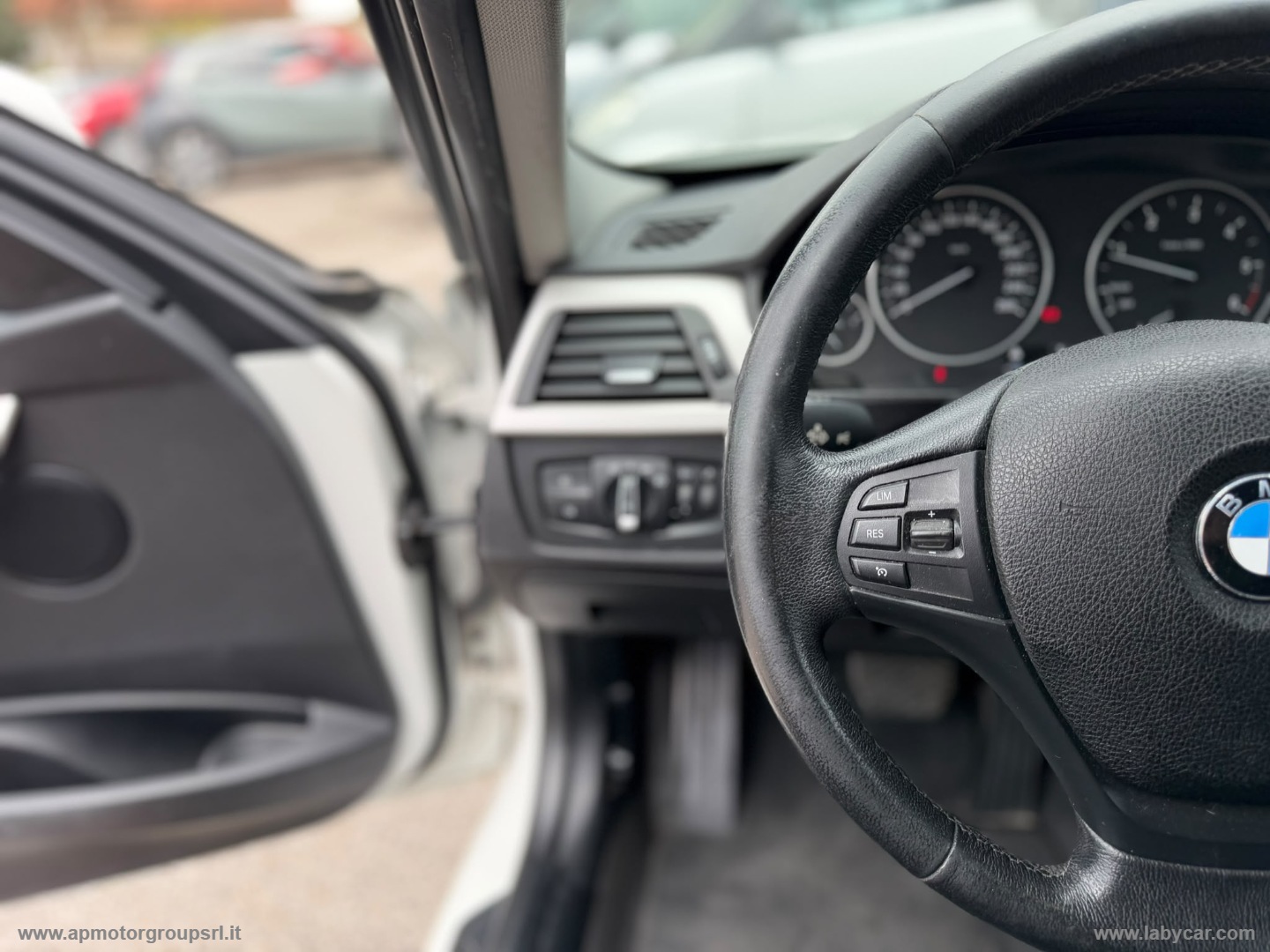 316d Touring Business Advantage aut. - immagine 26
