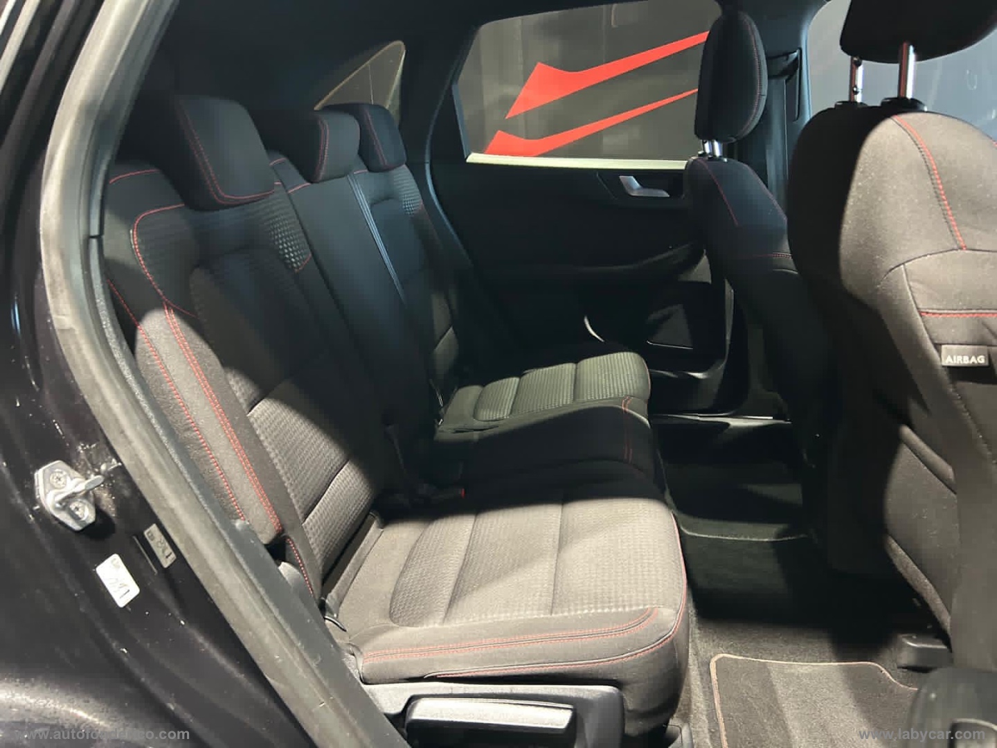 Kuga 1.5 EcoBlue 120 CV 2WD ST-Line - immagine 26