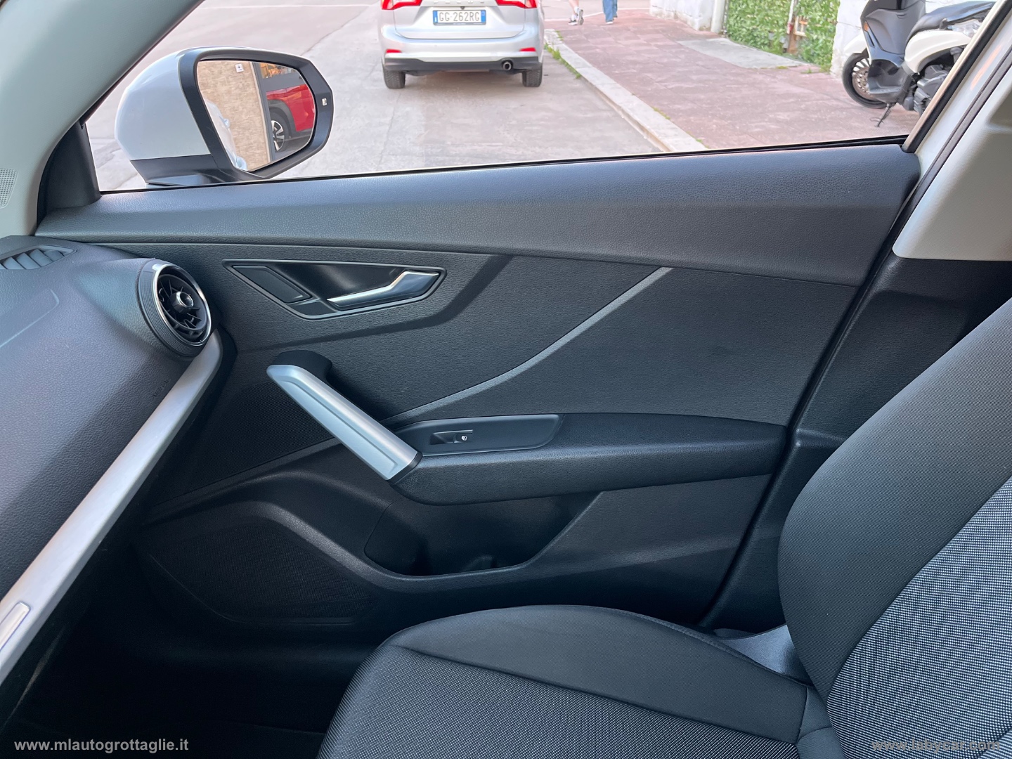 Q2 30 TDI S tronic Business Design - immagine 26