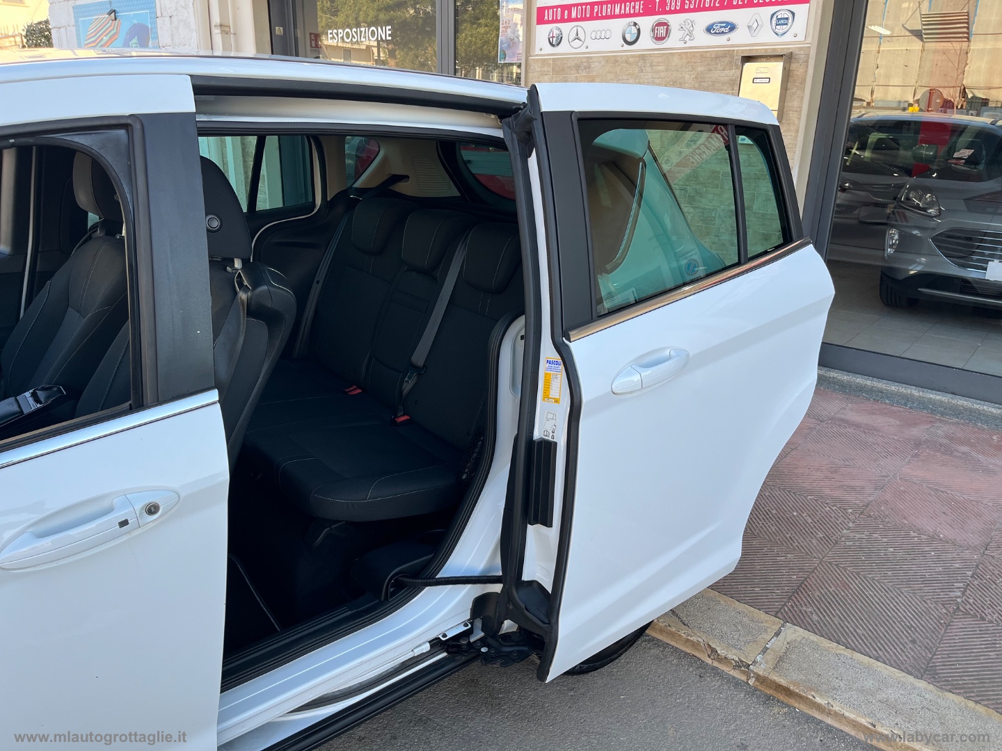 B-Max 1.5 TDCi 75 CV Titanium X - immagine 26