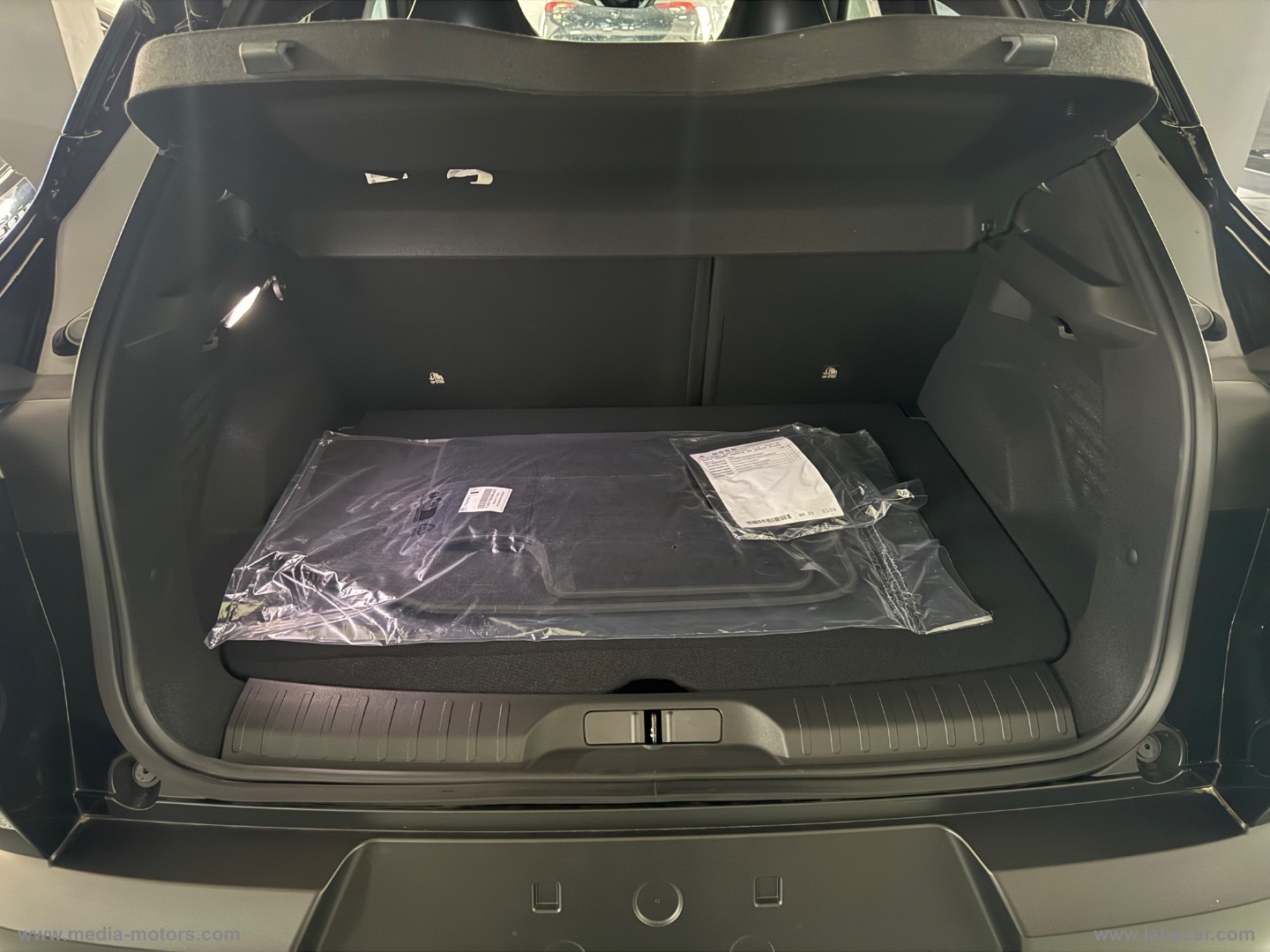 Junior 1.2 136 CV Hybrid eDCT6 Speciale - immagine 26