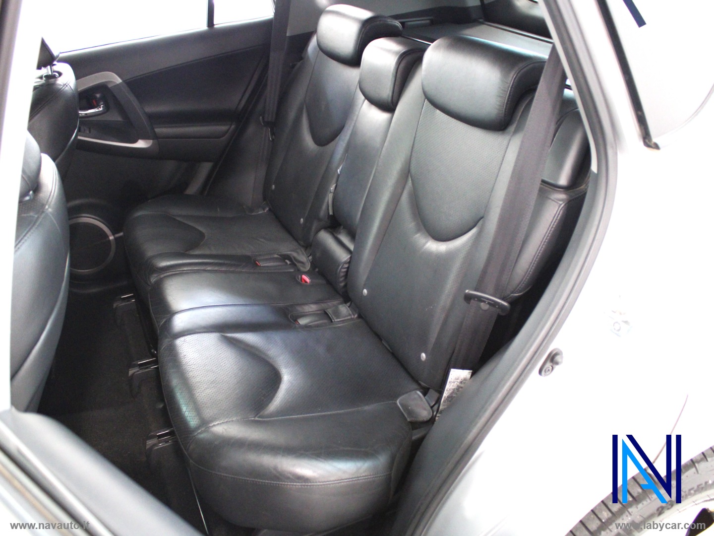 RAV4 2.2 D-4D 177 CV Luxury - immagine 26