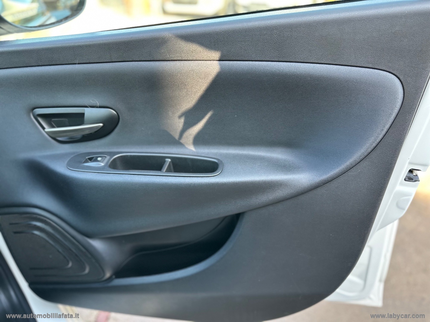 Ypsilon 1.0 FireFly 5p.S&S Hyb. Eco Gold HYBRID IDEALE PER NEOPATENTATI - immagine 26