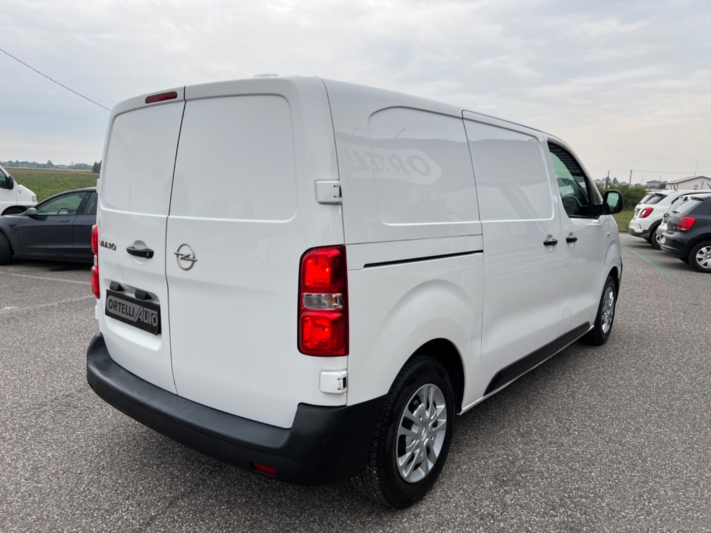 Vivaro 2.0D180S&S AT8 PL-TN M Fur. Enjoy + IVA - immagine 27