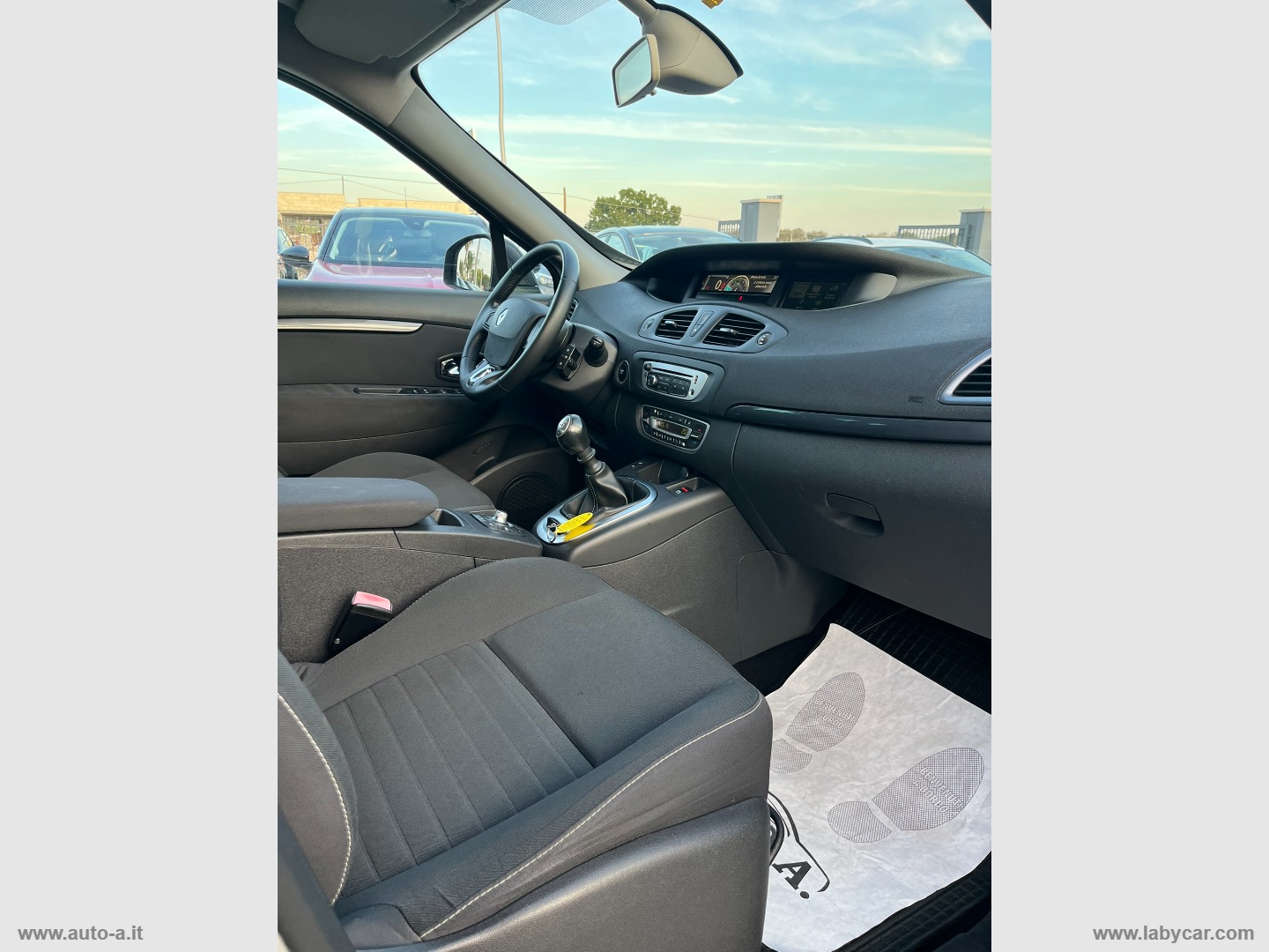 Scénic XMod 1.5 dCi 110 CV EDC Limited - immagine 27