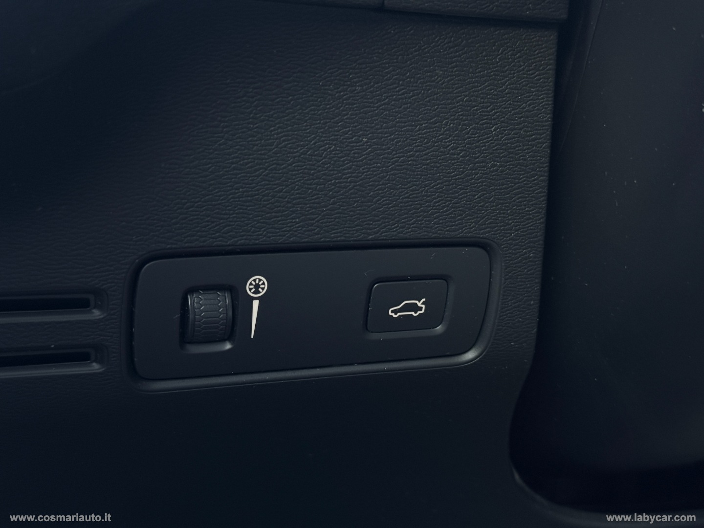 XC40 D3 AWD Geartronic R-design N1 TETTO/GANCIO - immagine 27