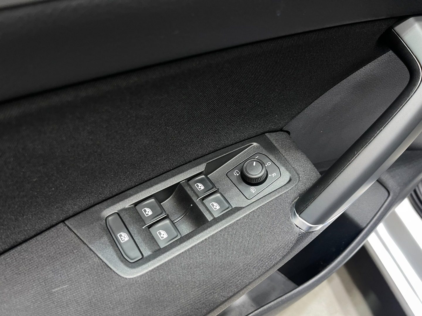 Touran 2.0 TDI 150 CV DSG Business BMT *7 POSTI*CAMBIO AUT.* - immagine 27