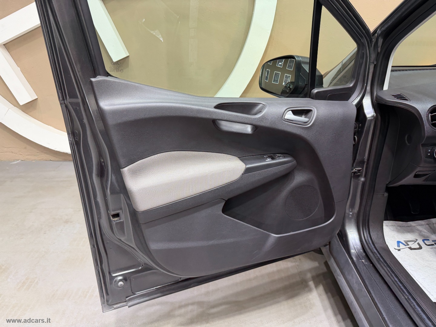 Tourneo Connect 1.0 EcoBoost Plus *5 POSTI*DOPPIA PORTA*VETRI SCURI* - immagine 27