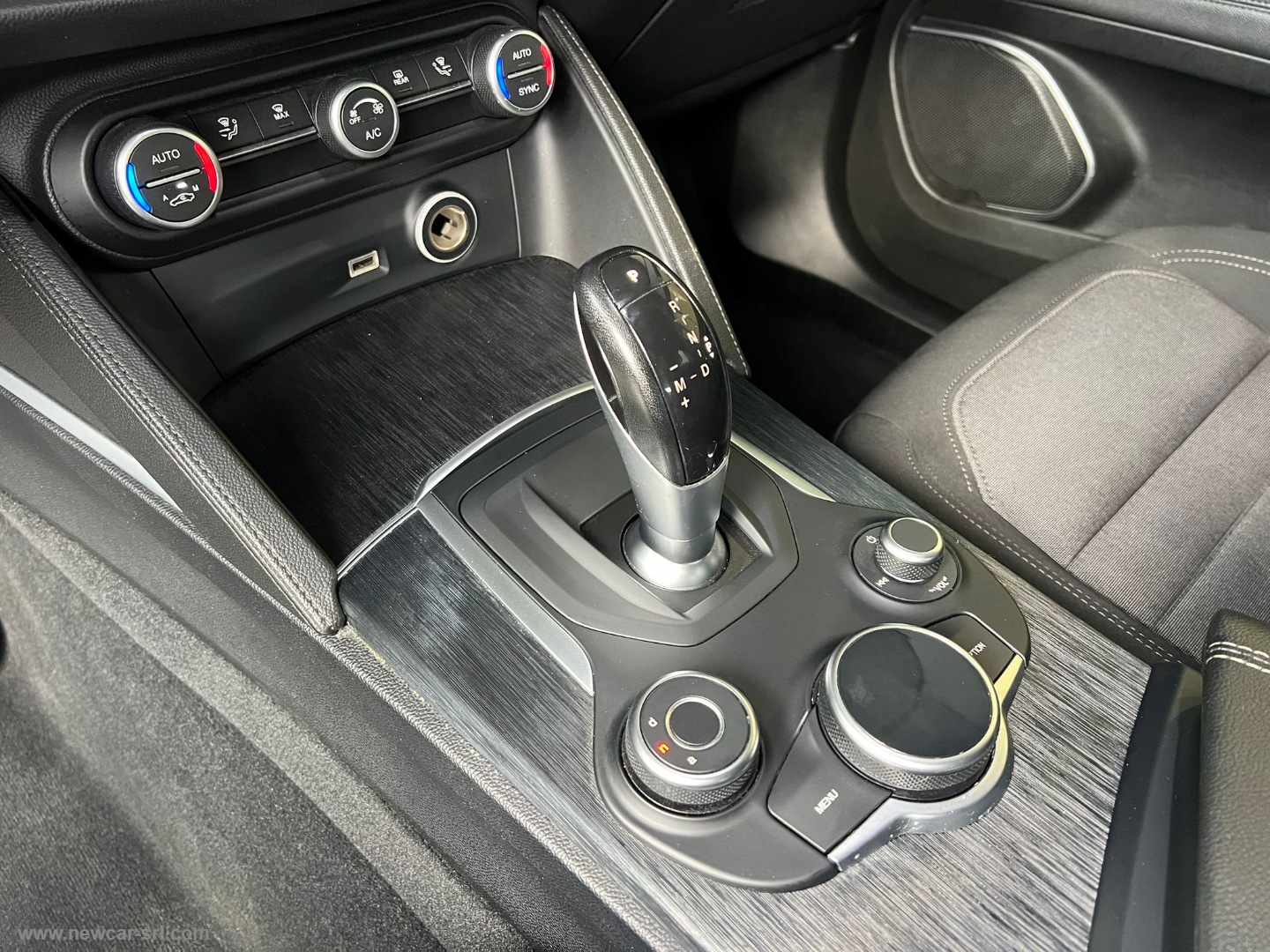 Stelvio 2.2 T.diesel 190CV AT8 RWD Bus. - immagine 27