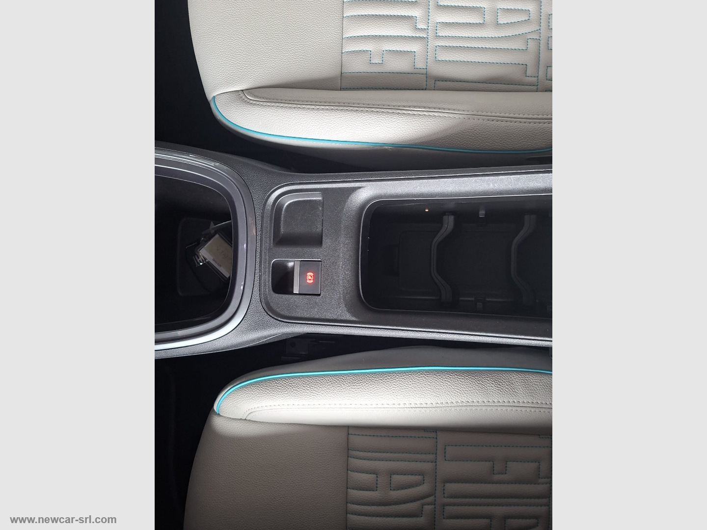 600 Hybrid 110 CV DCT MHEV Business - immagine 27