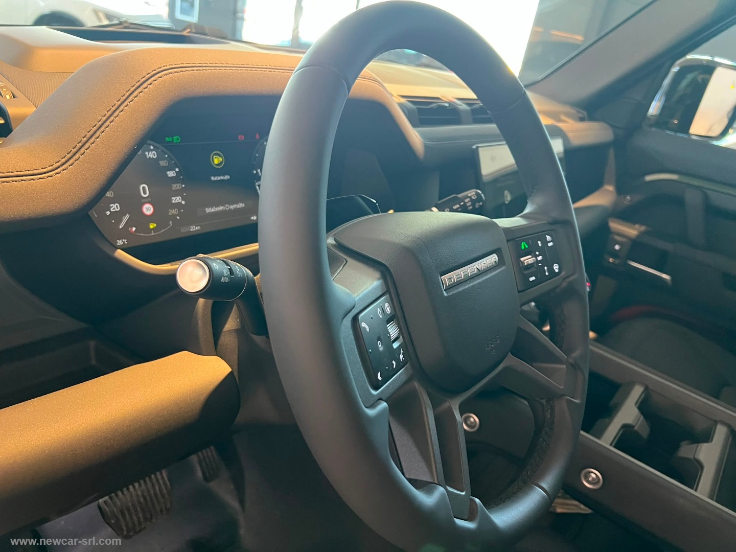 Defender 110 3.0D I6 250 AWD X-Dyn.SE N1 - immagine 27