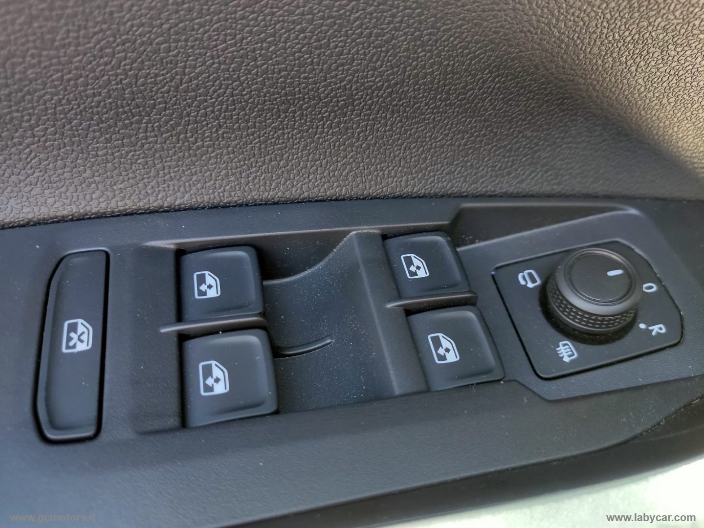 Volkswagen Taigo Taigo 1.0 TSI 115 CV Life - Immagine 27