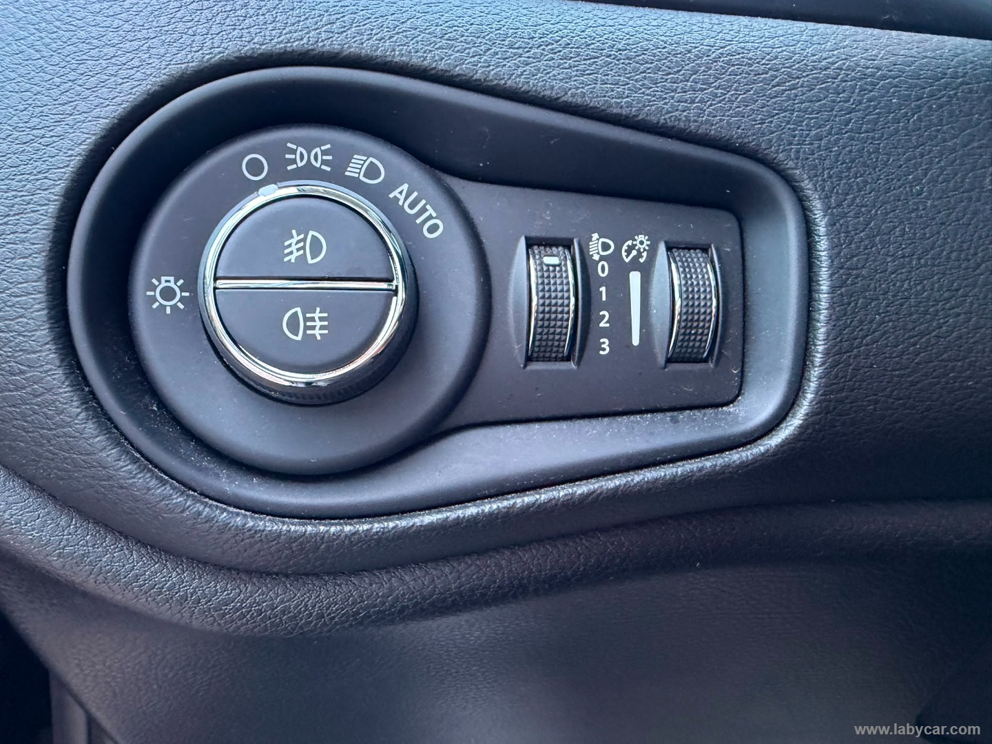 Jeep Renegade 1.5 T4 MHEV Altitude - Immagine 27