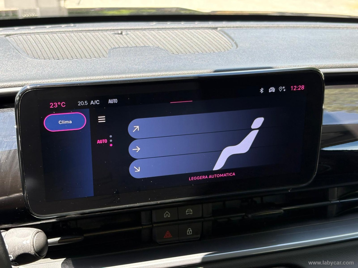 600 Hybrid 145 CV DCT MHEV Icon - immagine 27