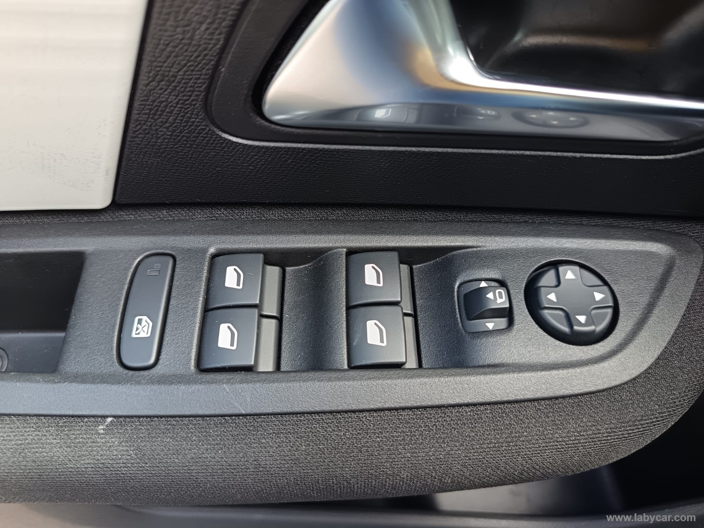 Citroën C4 Hybrid 145 e-DCS6 Plus - Immagine 27