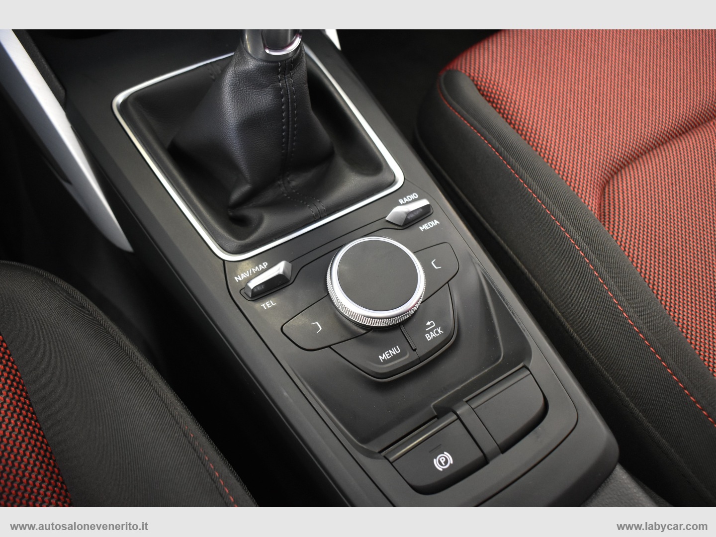 Q2 30 TDI S tronic Identity Black - immagine 27