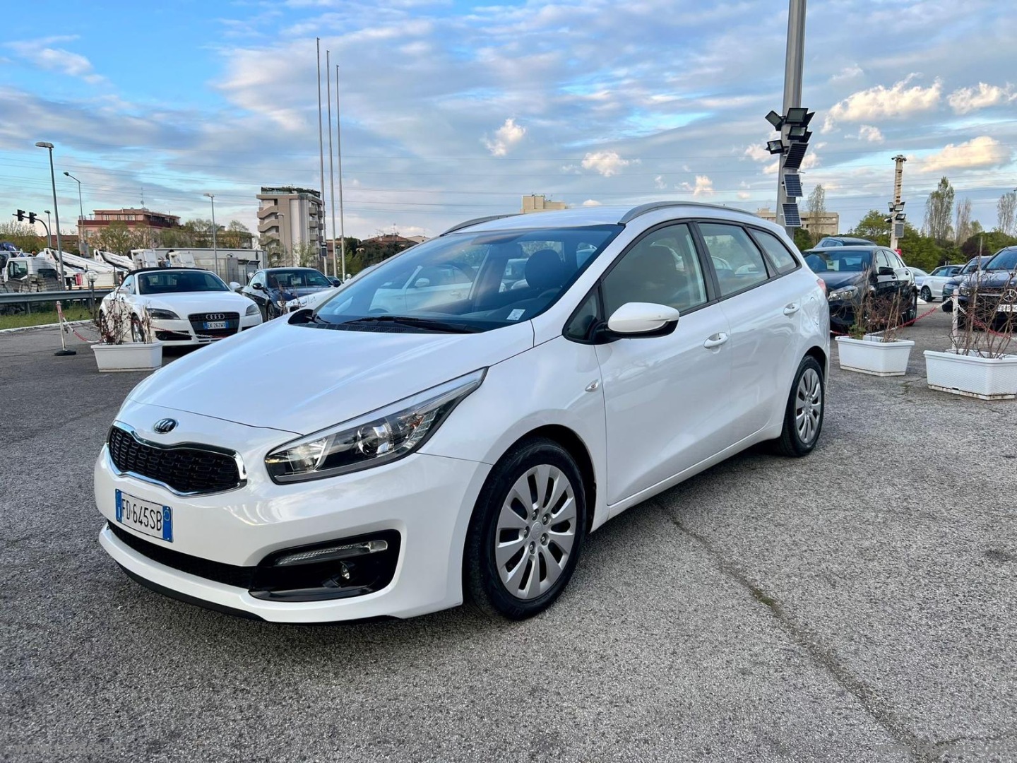 cee d 1.6 CRDi 110 CV SW Active - immagine 27