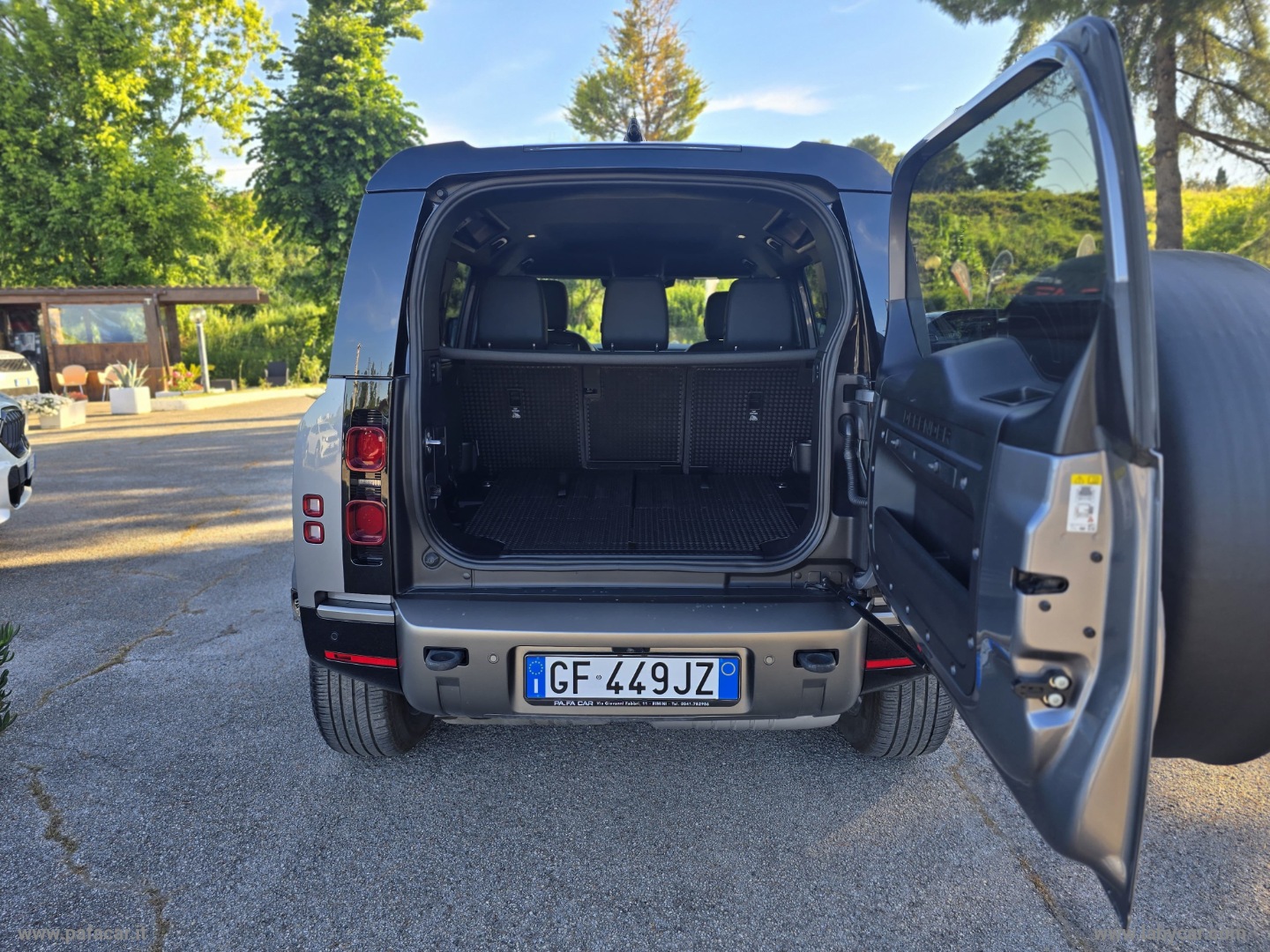Defender 110 3.0D I6 250 CV X-Dynamic S - immagine 27