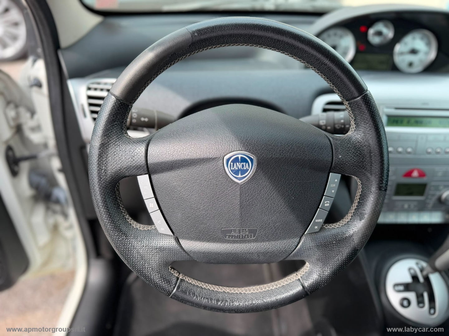 Ypsilon 1.4 16V Platino AUTOMATICA - immagine 27
