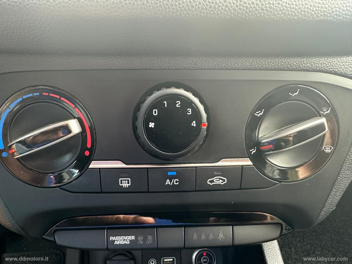 i20 1.2 84 CV 5p. Econext Comfort NEOPATENTATI/GPL - immagine 27