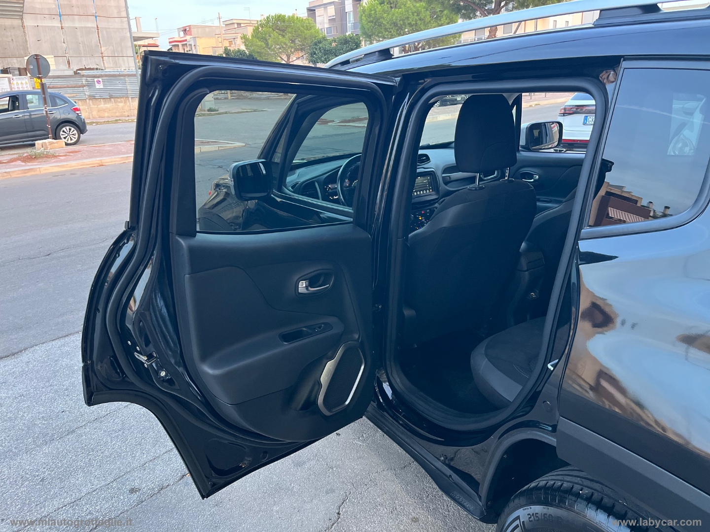 Renegade 1.6 Mjt 120CV Limited - immagine 27