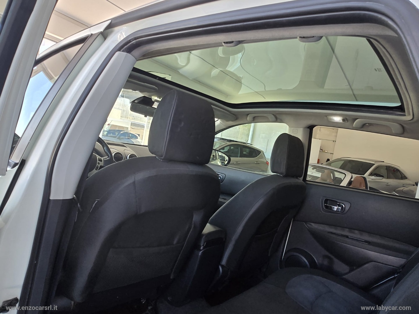 Qashqai 1.5 dCi DPF Tekna TETTO PANORAMICO - immagine 27