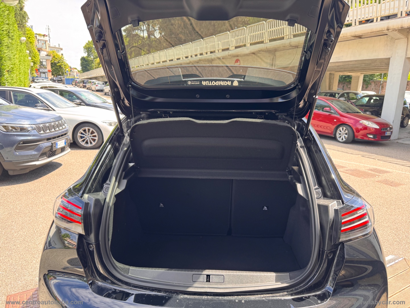 NUOVA 208 Turbo 100 CV 5p. Allure MT6 - immagine 27
